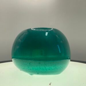 Maceta Esférica en Resina  "Jade Profundo"